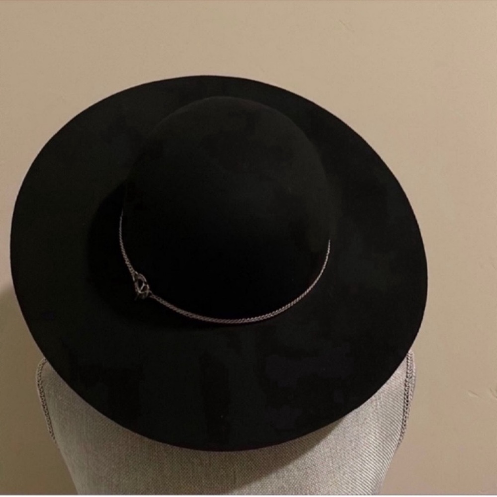 Calvin Klein Wool Floppy hat with Silver Chain - Picture 3 of 4